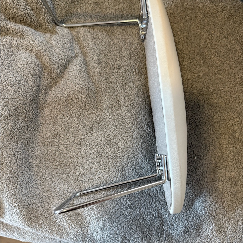 White nail tech wrist comfort with Chrome Legs
